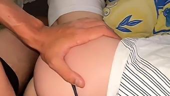 展示大自然乳房的公共性爱