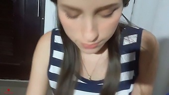 妹が家族旅行でフェラチオしてくれる!
