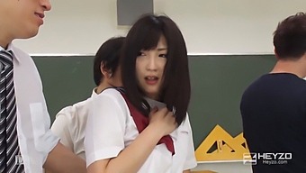 Ei Inoue在guchogucho活动中的感性乳液按摩 - 第2部分