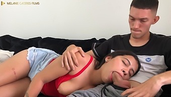 继妹的口爆精液 - 巨大的射精